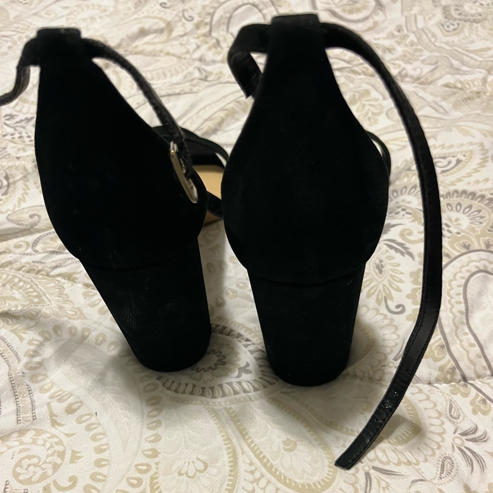 VINCE CAMUTO Heels - Picture 2 of 6